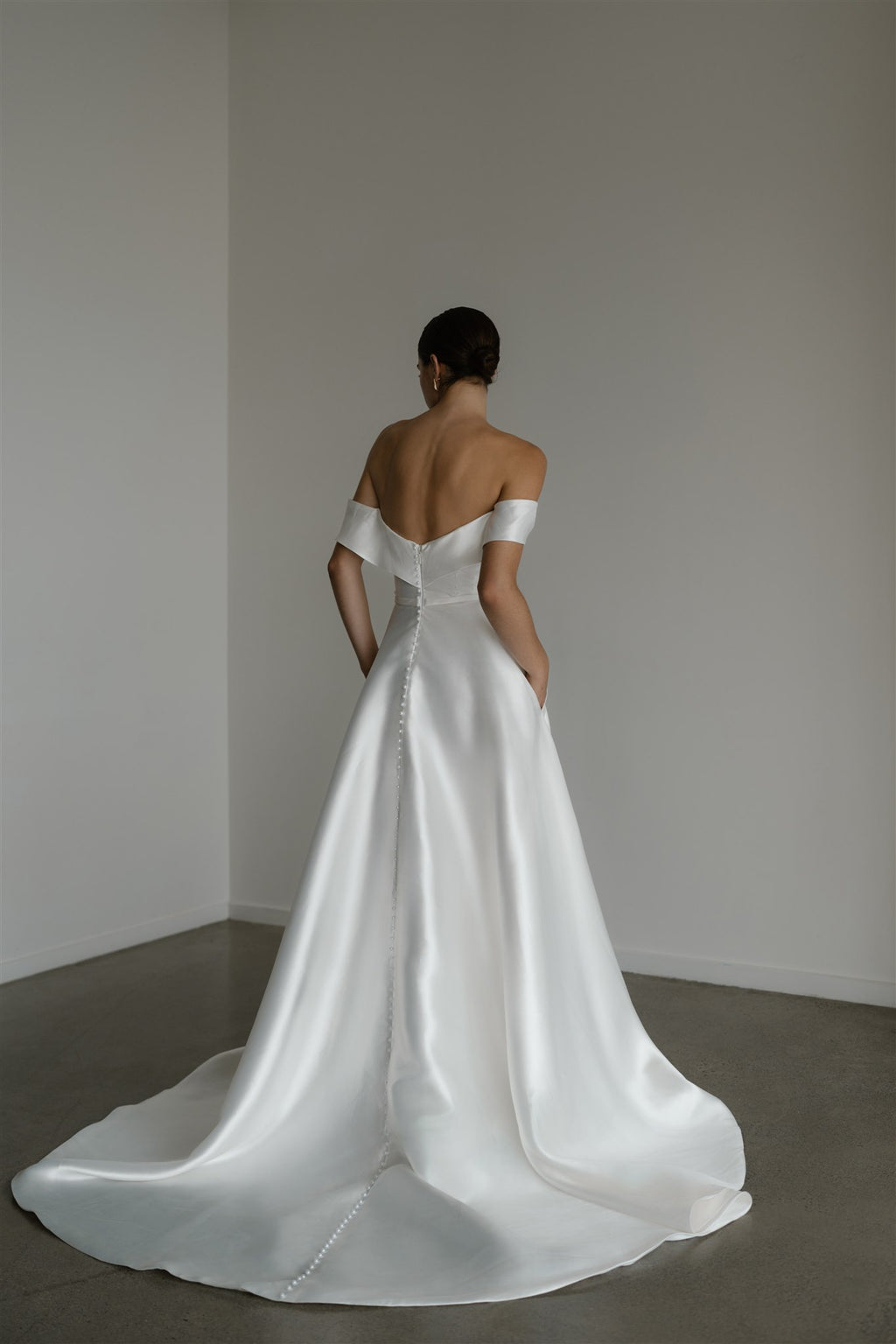 Hera Couture La belle Satin Gown