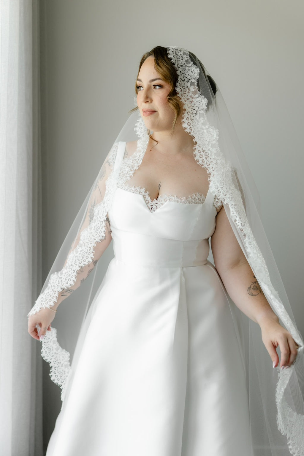 Tiana Lace Trim Veil