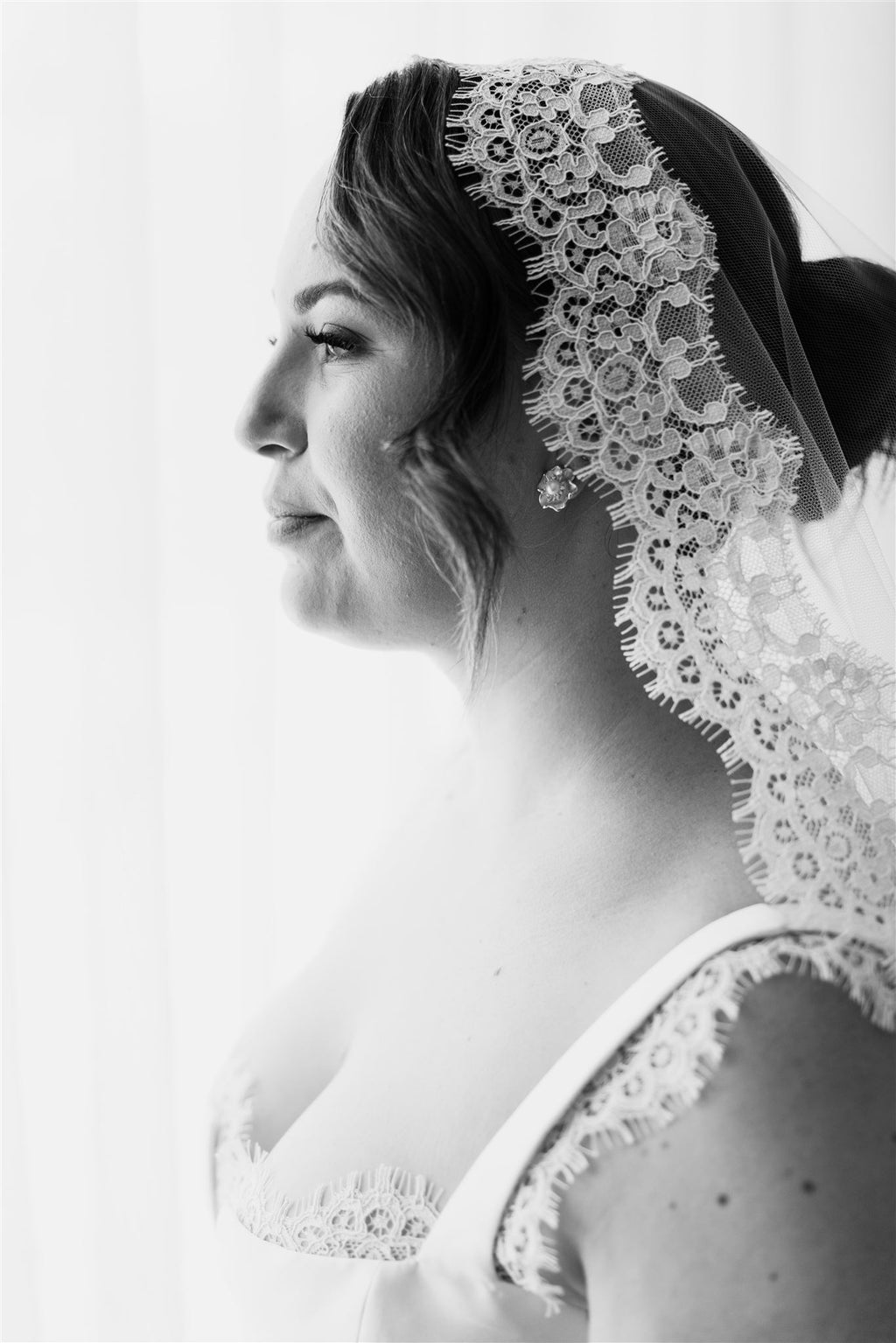 Tiana Lace Trim Veil